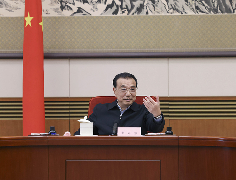 李克强主持召开各界人士、基层代表座谈会 听取对政府工作报告的意见建议 韩正出席「相关图片」